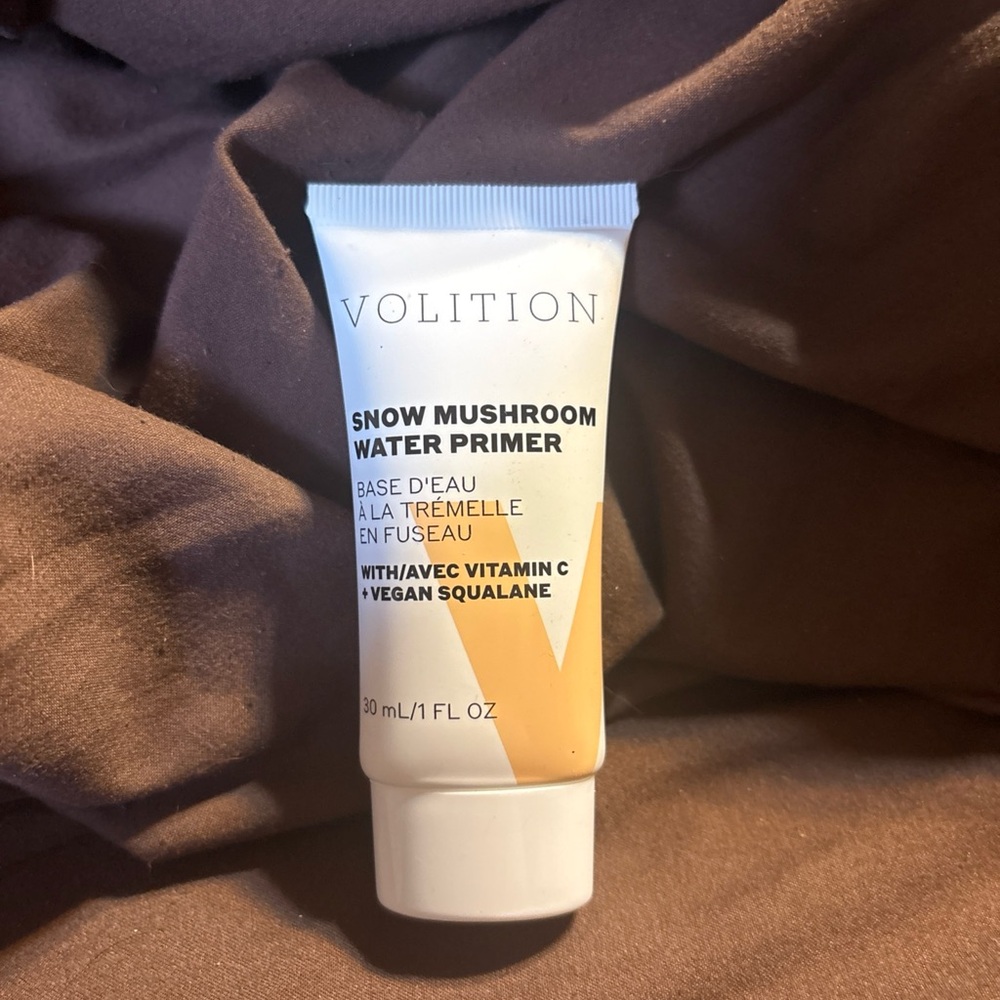 Volition Snow Mushroom Water Primer – White & Cream Hydrating Base